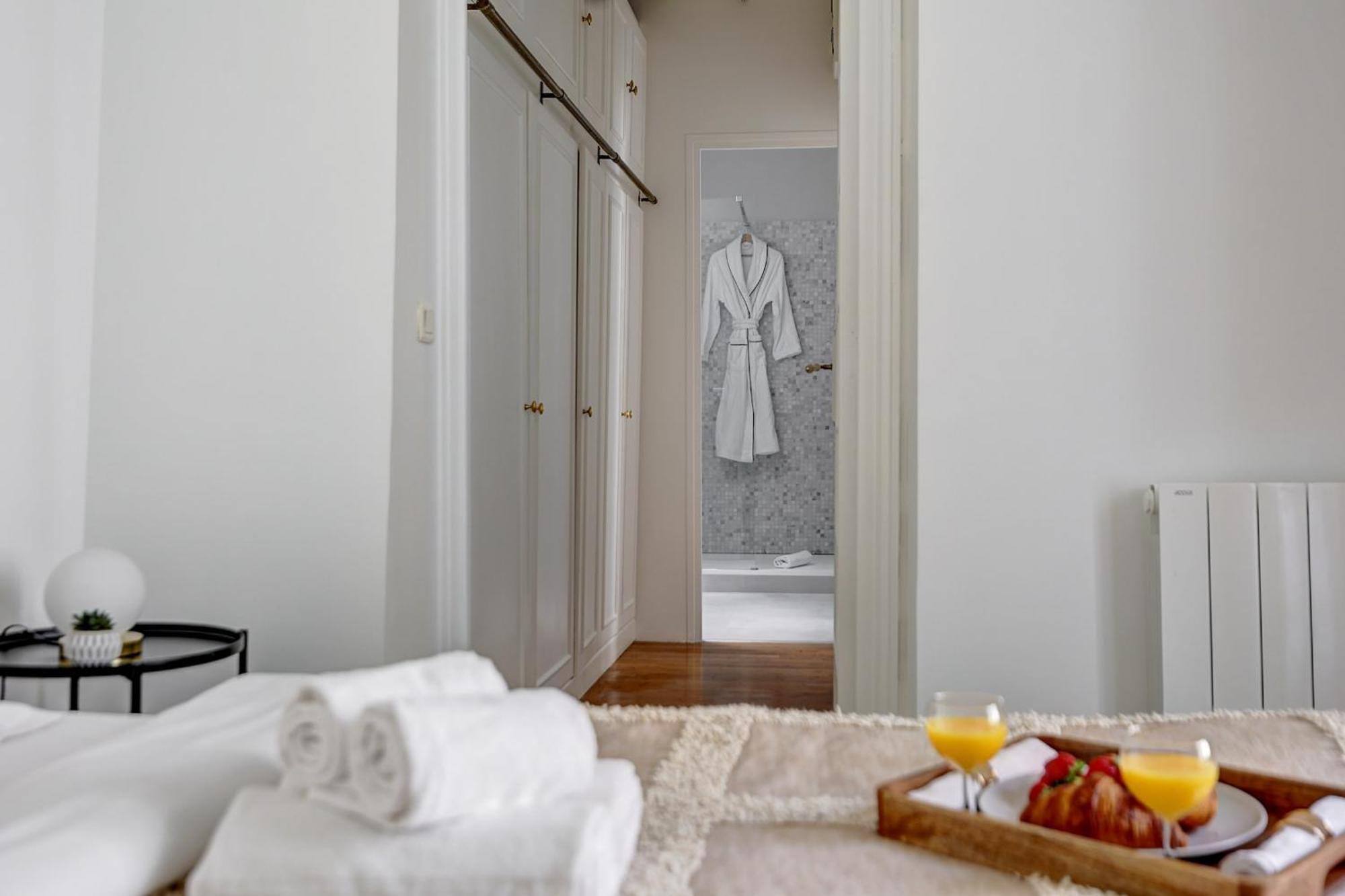 פריז Champs-Elysees - 2Br With Balcony - Cityapartmentstay מראה חיצוני תמונה