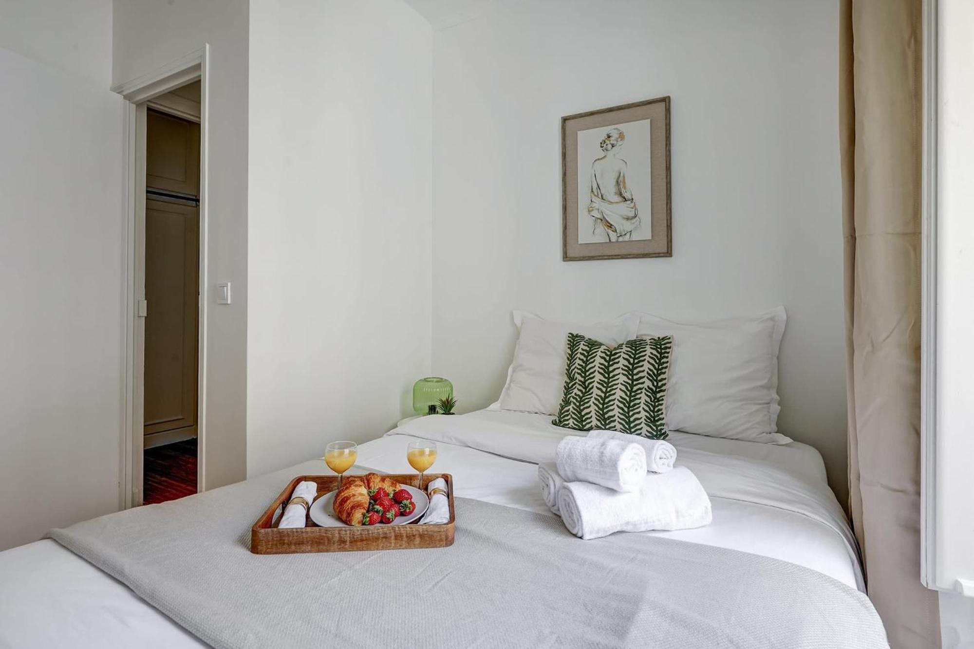 פריז Champs-Elysees - 2Br With Balcony - Cityapartmentstay מראה חיצוני תמונה